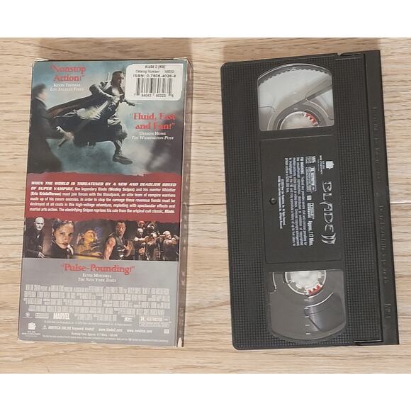 Blade II (VHS, 2002) Wesley Snipes, Kris Kristofferson,  Pre-owned Untested - Picture 2 of 2